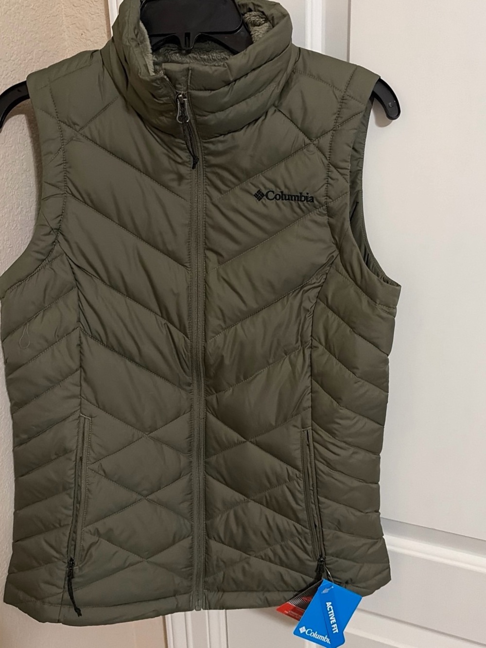 Columbia Olive Green Quilted Insulated Vest